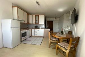 Apartments with WiFi Crikvenica - 23654