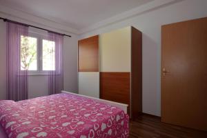 Apartments with parking spaces Okrug Gornji, Ciovo - 23665