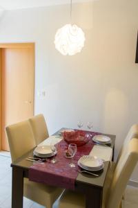 Apartments with parking spaces Okrug Gornji, Ciovo - 23665