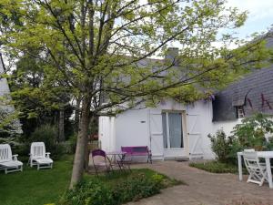 Maisons de vacances Gite renove calme avec jardin fleuri, a proximite du canal de Nantes a Brest et de la foret du Gavre - FR-1-306-1007 : photos des chambres