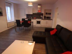 Appartement Rénové, Proche Centre-Ville Épinal, 2 Chambres, Confort, WiFi, Parking - FR-1-589-54