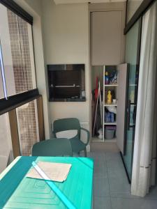 Apartamento 2 suítes luxo, piscina aquecida condomínio, próximo do mar