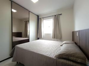 VAR-205B Departamento amplio en condomínio cerrado con piscina