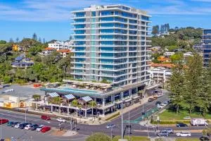 Oceanview 2BR 2BA in The Miles Residences Kirra - Coolangatta