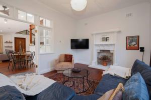 Sunfields Garden Hideaway between Beaches and CBD