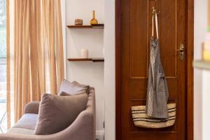 Sunfields Garden Hideaway between Beaches and CBD