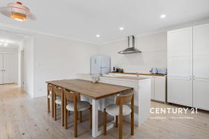 Just Beachy - Aldinga Beach - C21 SouthCoast Holidays