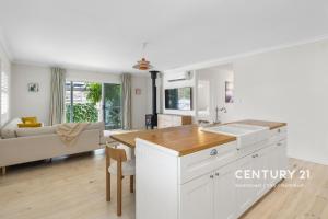 Just Beachy - Aldinga Beach - C21 SouthCoast Holidays