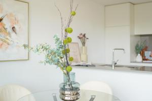 Bright & Elegant 2BR with 2 Parking in Mascot