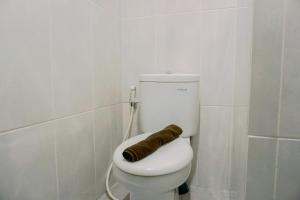 Nice and Homey Studio Serpong Garden Apartment By Travelio