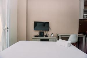 Simply and Comfortable Studio Apartment B Residence By Travelio