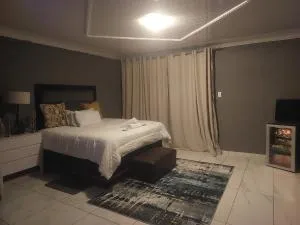 Mihandzu Guesthouse - Randfontein