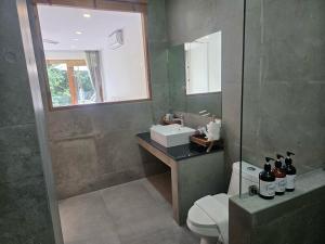 8 Bedroom Monkey Villa Room 203