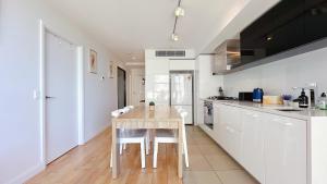 27 Little Collins 2B2B by GoodLive