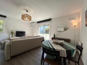 T2 rénové avec terrasse, à 300m de la plage de Socoa - FR-1-239-1093