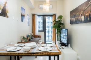 A2J Luxury 1BR Suite beside SM Mall of Asia - 3-gwiazdkowe hotele w mieście Manila