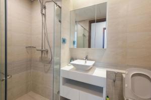 Royal Serviced apartment Vinhomes Metropolis