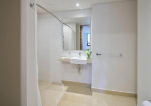 Caluce Apt 4D by Letoh