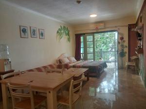 Kondominium pantai Lippo Carita pdg