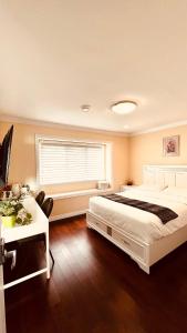 Coze home in Vancouver near YVR