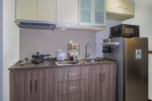 Vintage Mickey Disney Stay in BGC -200mbps wifi