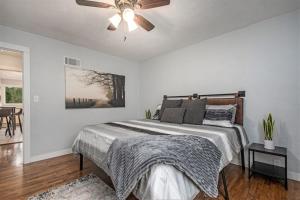 Sunset Point - Spacious 4-bedroom house in Elkhart with WiFi, AC, Swim Spa