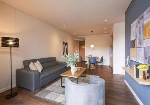 Caluce Apt 5B by Letoh