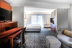 Deluxe King Room with Sofa Bed room in Courtyard by Marriott Denton