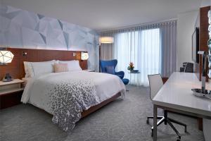 Renaissance Edmonton Airport Hotel