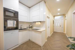 DeLuxe City Center T6 Residence with Balcony