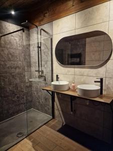 The Penny Blue Apartment With Private Hot Tub