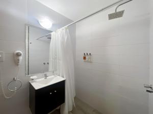 Modern Studio with Amenities in the Heart of the City Saenz Pea -U4