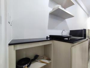 Elegant and Comfy Studio Barsa City Apartment By Travelio