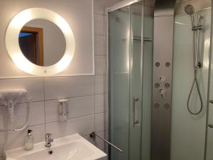 Deluxe Double Room with Balcony and Sea View room in Hotel-Fritz