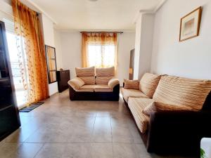 Apt near center port