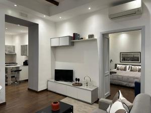 Bilocale a Chiaia vicino a Via dei Mille