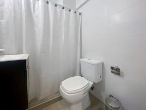 Modern Studio with Amenities in the Heart of the City -U12