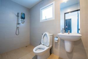 Seaside Symphony Luxury Pool Villa Pattaya with Private Beach Access