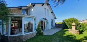 La villa les pieds dans leau - Kerhostin