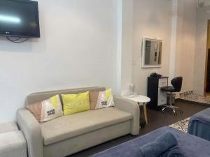 Homestay Cobalt House