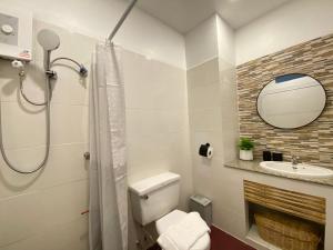 3 Bedroom House with Kitchen Suitable For Families Near Central Festival