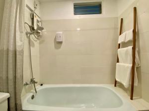 3 Bedroom House with Kitchen Suitable For Families Near Central Festival