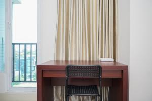 Comfy and Nice Studio at Tree Park City BSD Apartment By Travelio