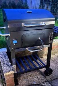 Three Bedroom house with Driveway in secure neighbourhood