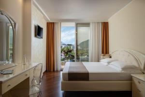 Standard Double Room room in Hotel Savoy Palace - TonelliHotels