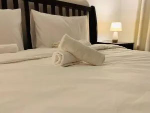 Ultra-Modern 3-Bedroom Apartment with Garden, Braai and Pool in an Exclusive Secure Estate - Roodekrans