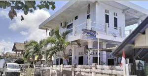 Hans Surfer Homestay - Ekas