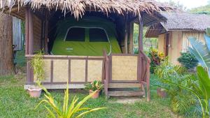 Tonys Country Glamping with chalet with private wash room accommodation