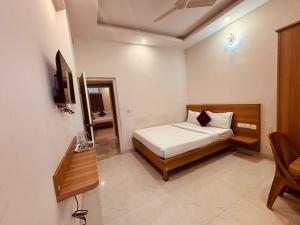 Seema Palace Inn 1 km from Railwaystaion