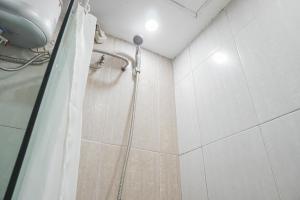 Comfort and Cozy Studio at MT Haryono Square Apartment By Travelio